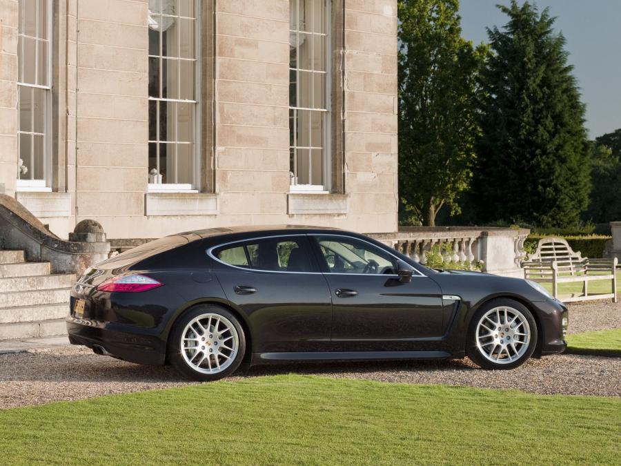  Porsche Panamera 4S 2009 года  (UK) (фото 16 из 17)